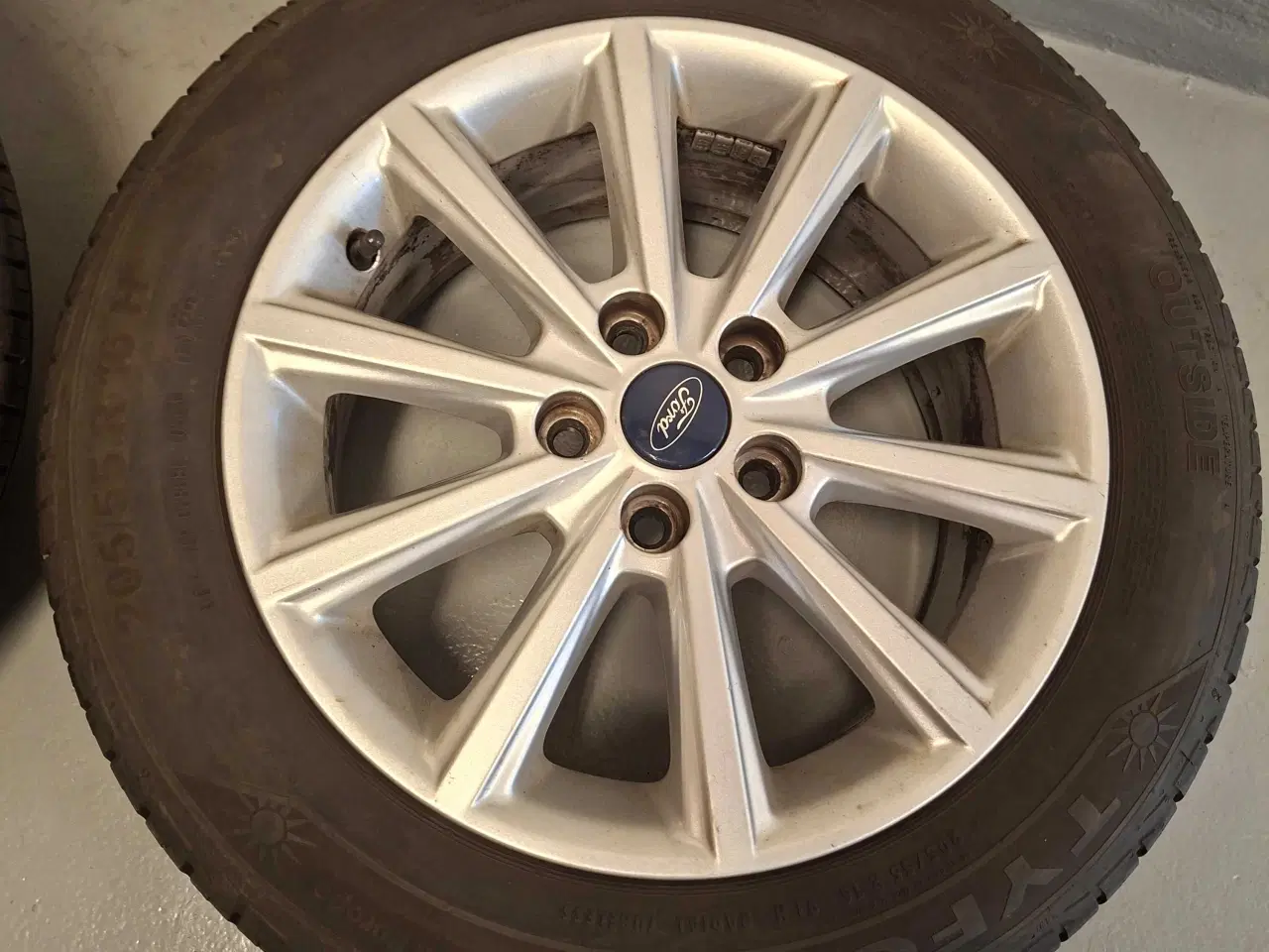 Billede 1 - Ford 16 tommer alufælge med næsten nye dæk