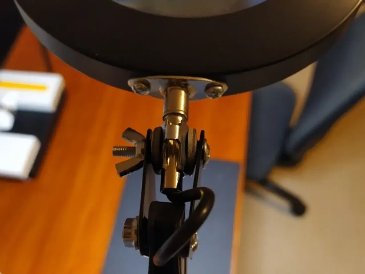 Billede 2 - Lampe med forstørrelsesglas 