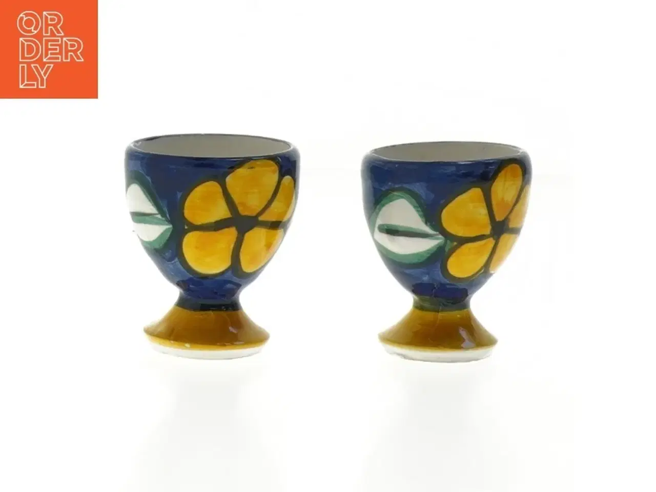 Billede 1 - Keramik shotglas / æggebægre med blomstermotiv (str. Ø. 5,5 cm længde. 6,6 cm)