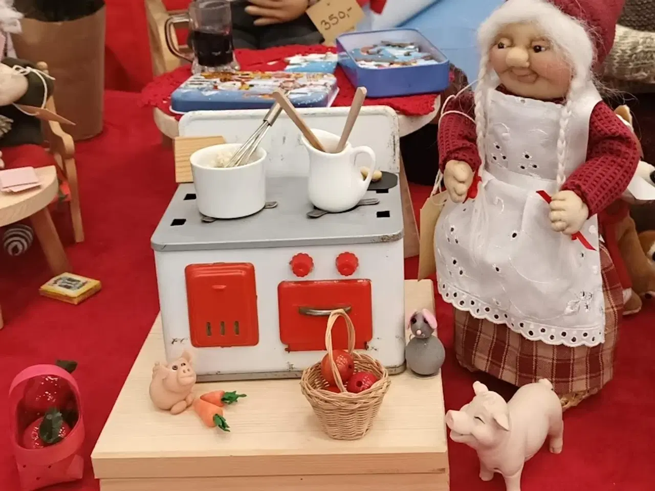 Billede 1 - Strømpenisse - nissemor laver risengrød