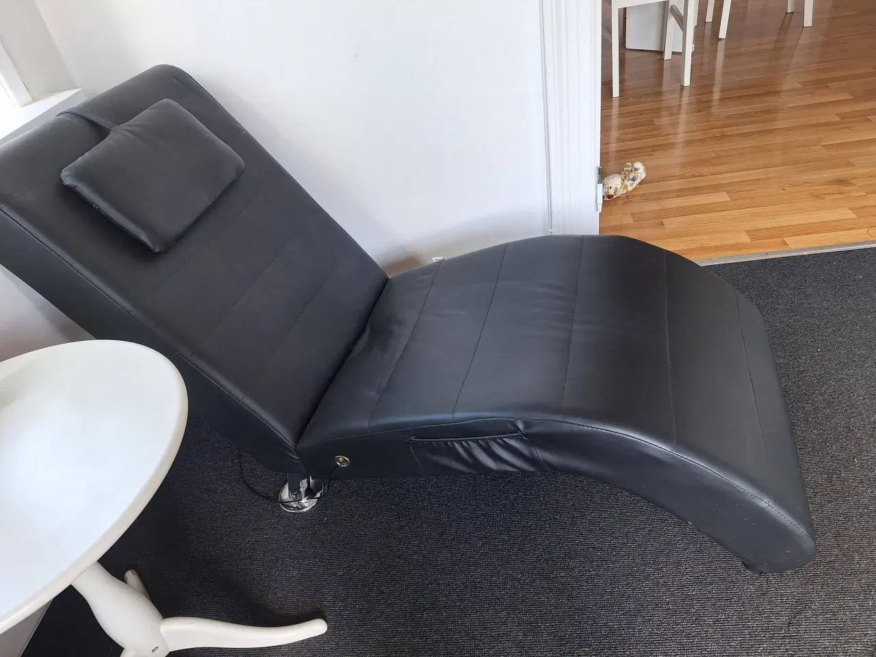 Billede 1 - Chaiselong med massage funktion, sælges…