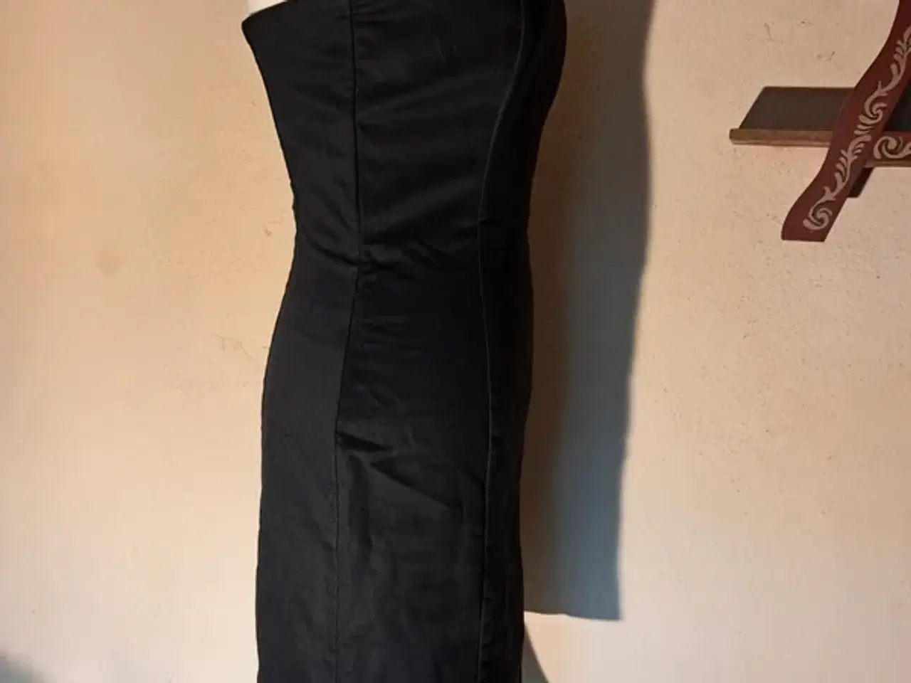 Billede 4 - H&M str. S/M kjole