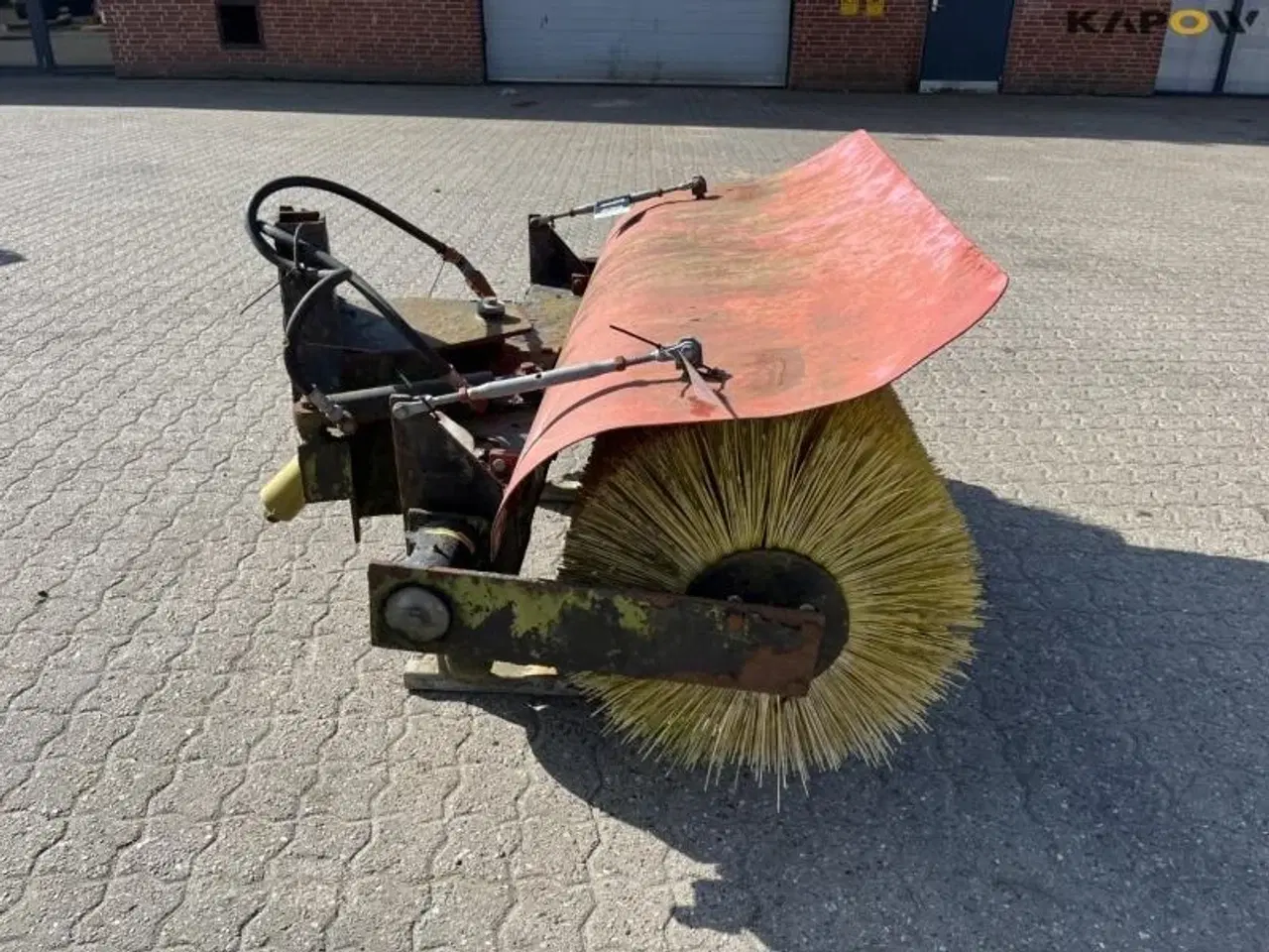 Billede 4 - - - - Fejekost