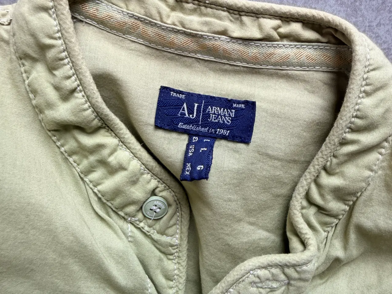 Billede 2 - Armani skjorte i str. L