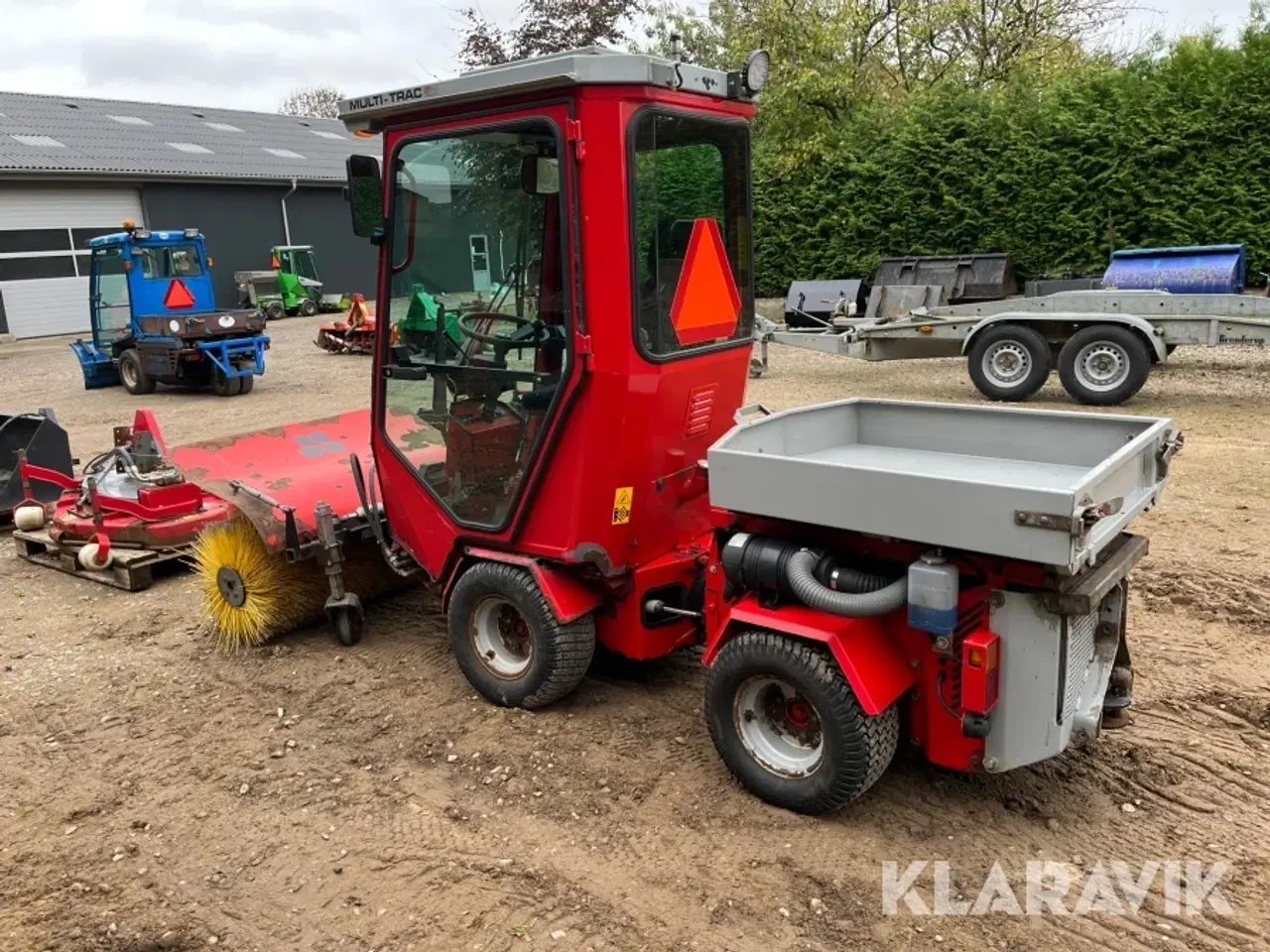 Billede 2 - Redskabsbærer Multi Trac L327-4