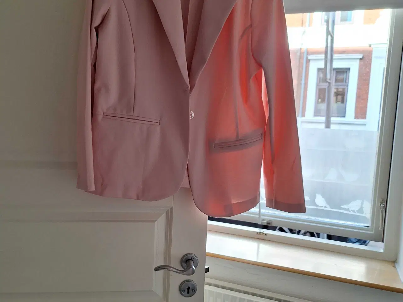 Billede 1 - Lyserød Blazer 