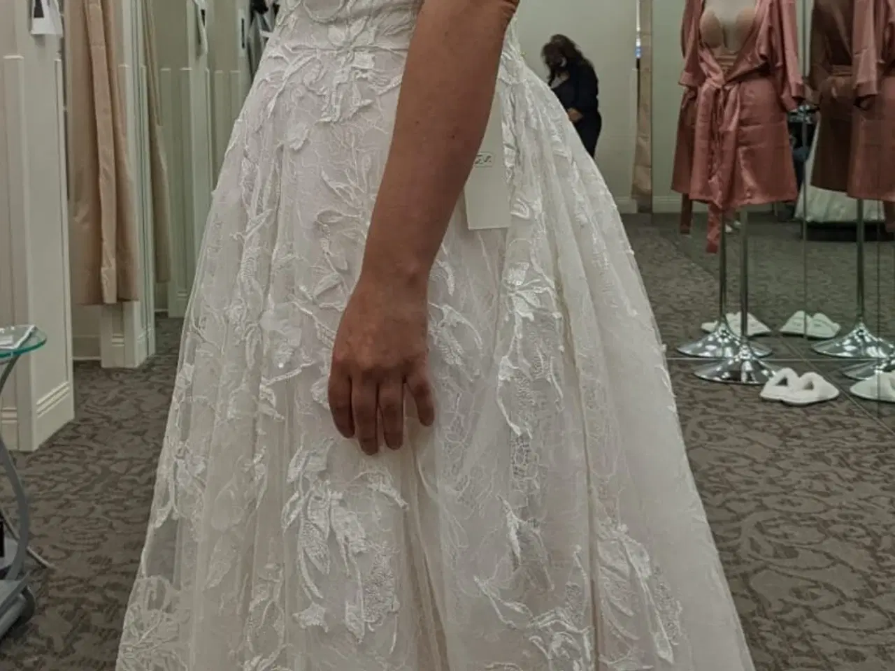 Billede 5 - Smuk brudekjole til salg