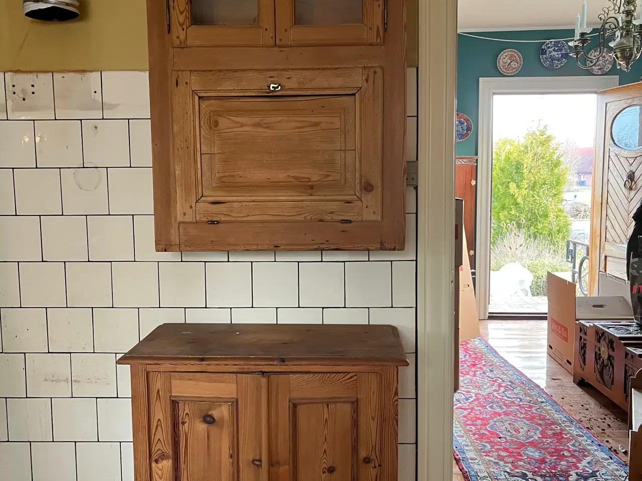 Billede 1 - Vitrineskab og skœnk