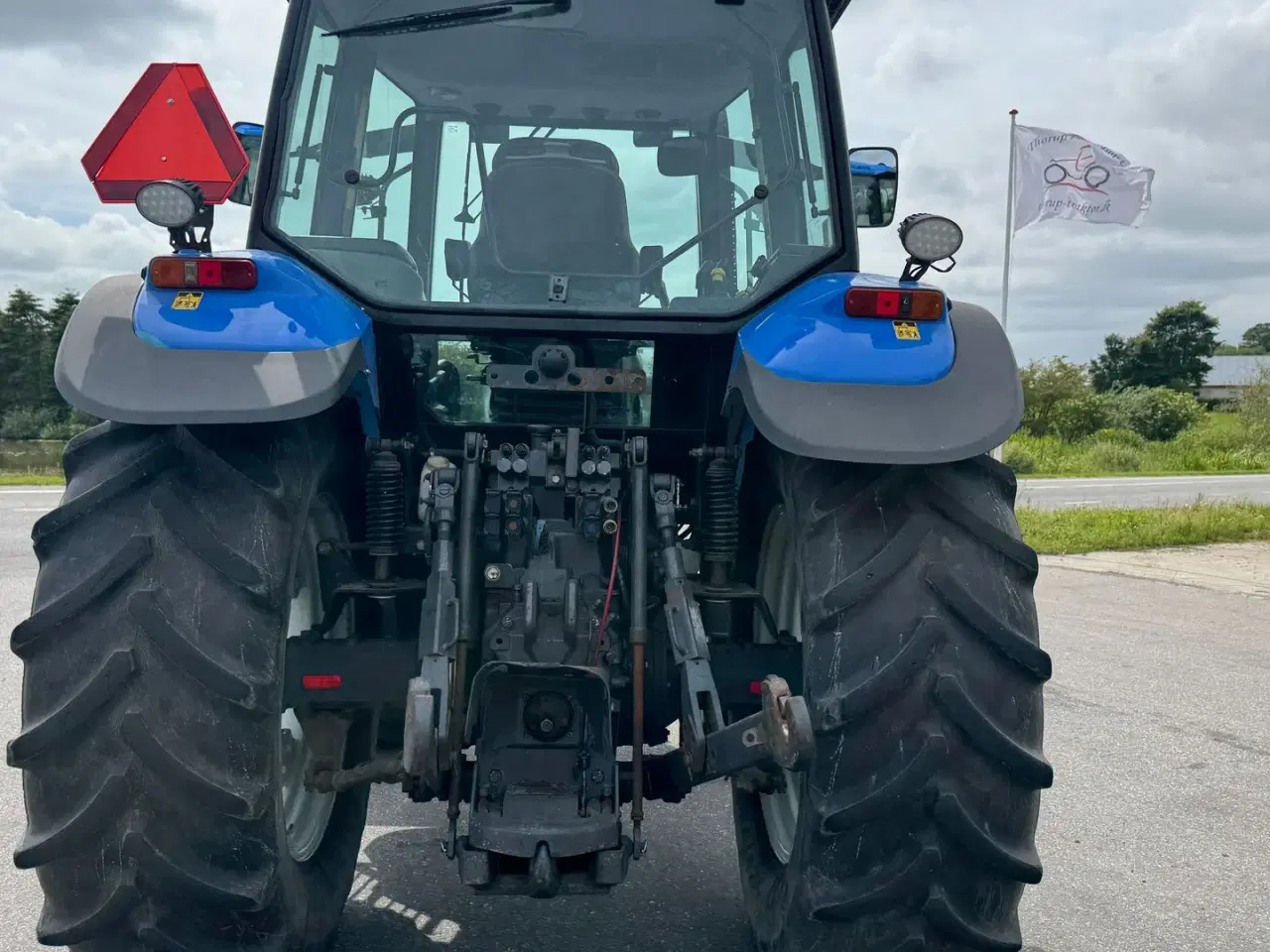 Billede 15 - New Holland TM 125 KUN 3600 TIMER OG AFFJEDRET KABINE!