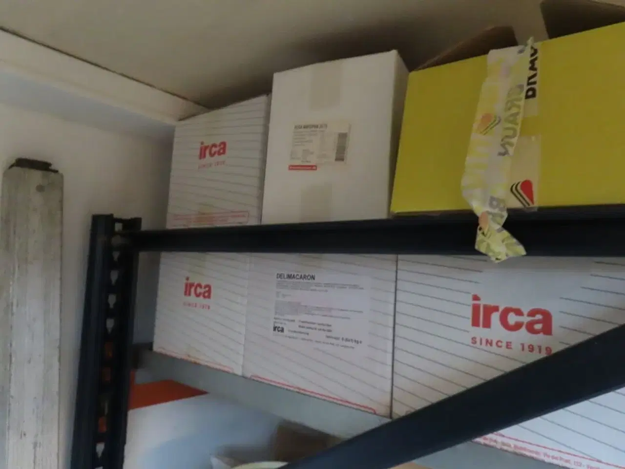 Billede 33 - Pallereol med indhold