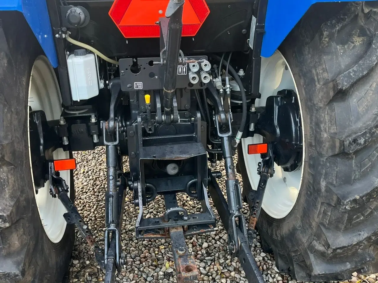 Billede 4 - New Holland TD5.75 Med frontlæsser med parallelføring, 3die funktion, euro-skifte