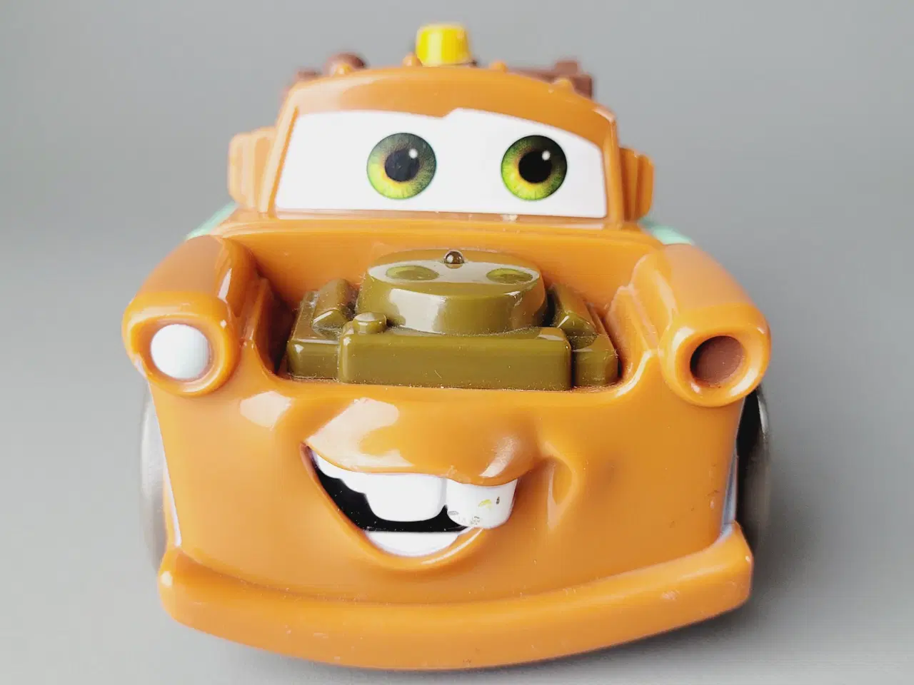 Billede 4 - ⭐️· Disney Pixar Cars - Mater / Bumle 2005 Mattel
