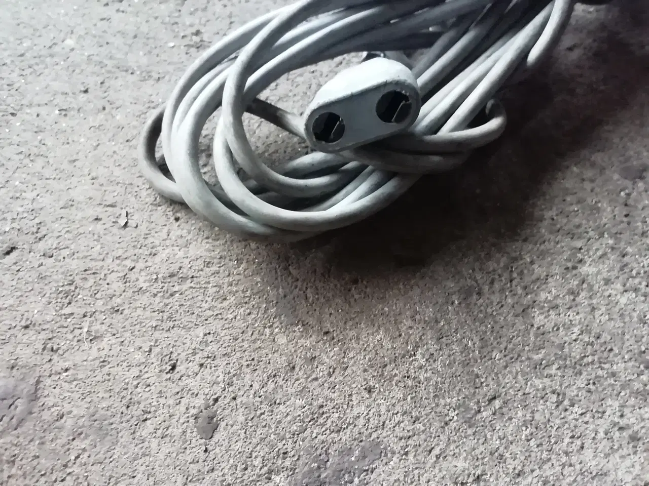 Billede 2 - Nilfisk  støvsuger ledning 