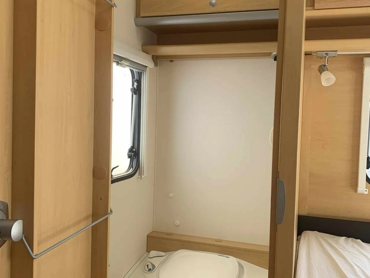 Billede 10 - Dethleffs Camper 450 DB 2009
