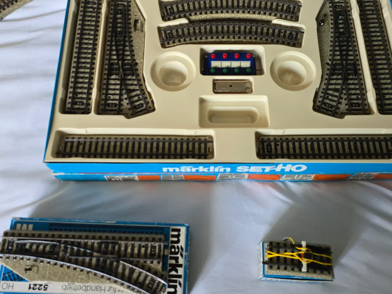 Billede 2 - Märklin tog, vogne, huse, mennesker, biler