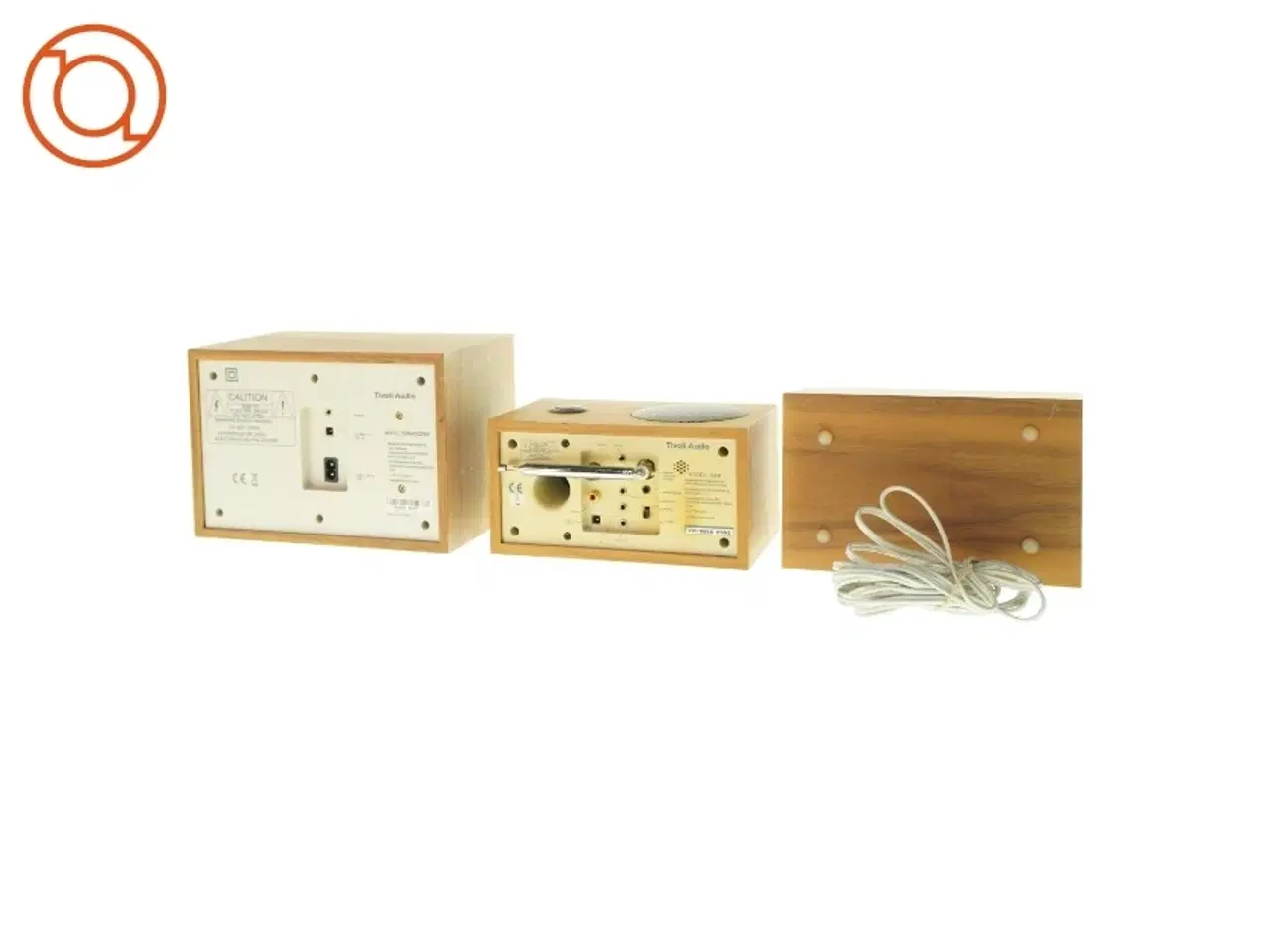Billede 2 - Stereoanlæg, Model One BT Beige Classic Walnut med DAB radio og højtaler og bas (str. 22x14x12 Og 22x14x12 Og 25x17x17 cm)