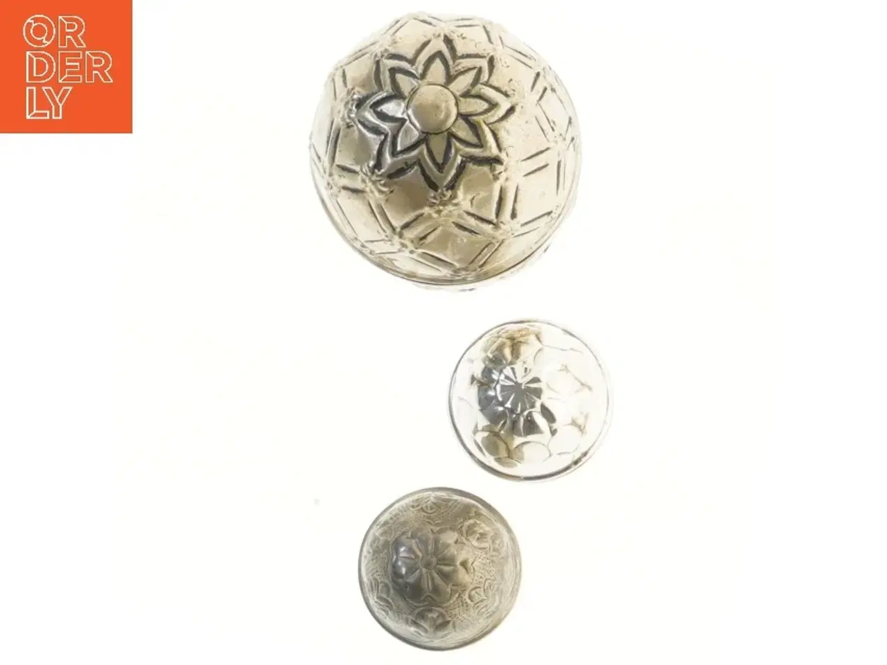 Billede 2 - Sæt af dekorerede sølv æg (str. 8-13 cm)