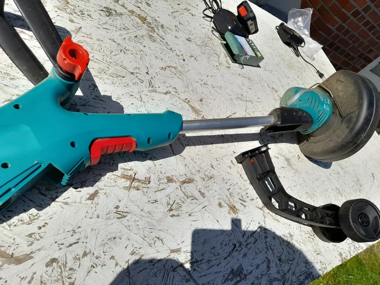 Billede 2 - Græstrimmer.