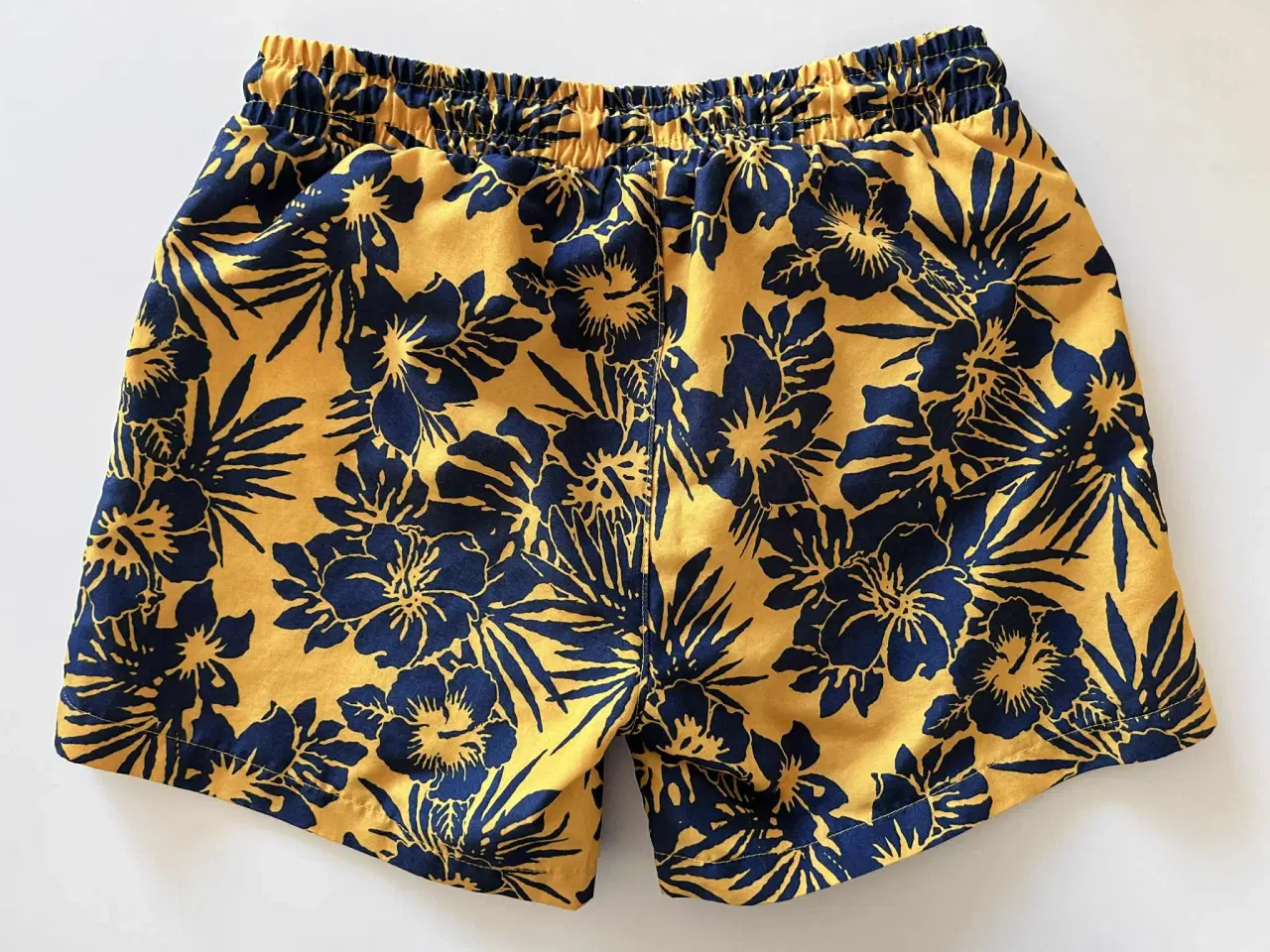 Billede 4 - Hummel Capulet Olive Chill badeshorts, str. 152
