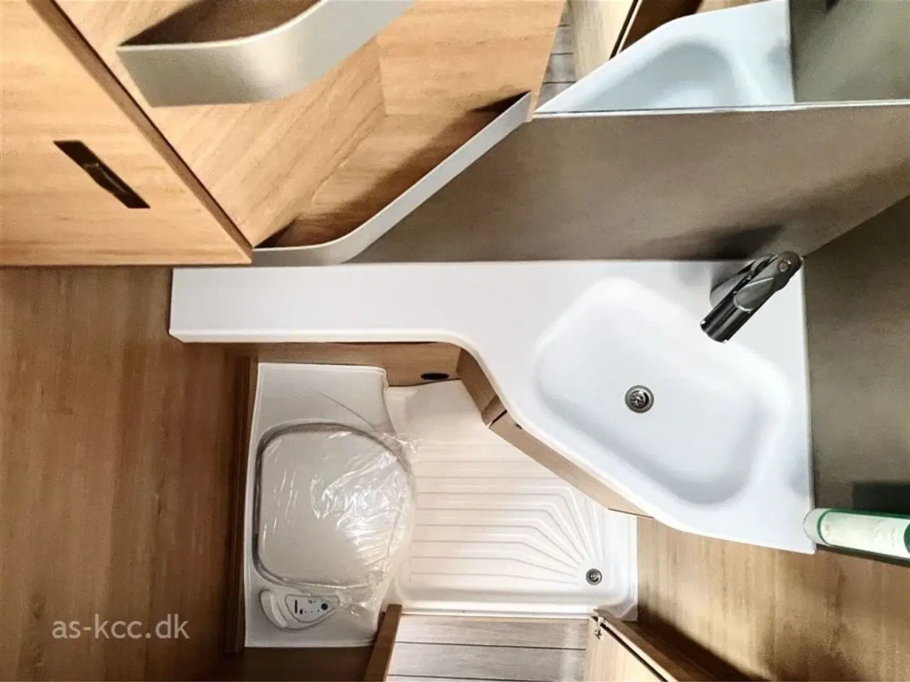 Billede 13 - 2024 - Knaus Südwind 460 EU 60 Års Jubilæumsmodel   Knaus Südwind 460 EU 60 Års Jubilæumsmodel | Enkelte senge