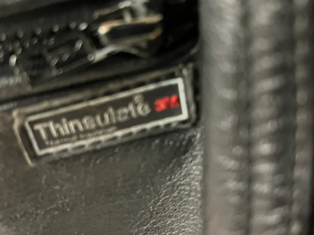 Billede 4 - Læderjakke og bukser.