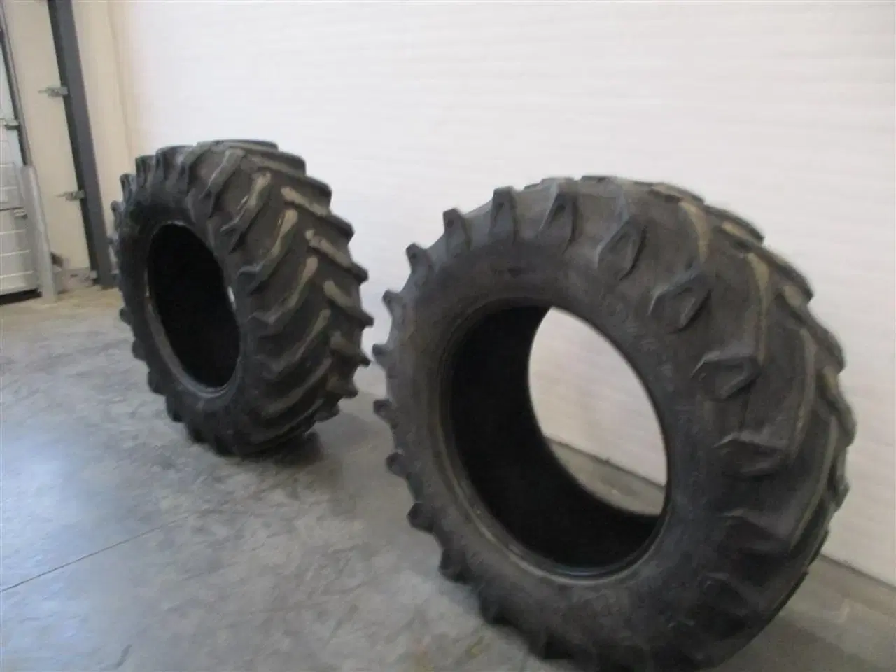 Billede 1 - Trelleborg 540/65 R30 2stk lige afmonteret en traktor