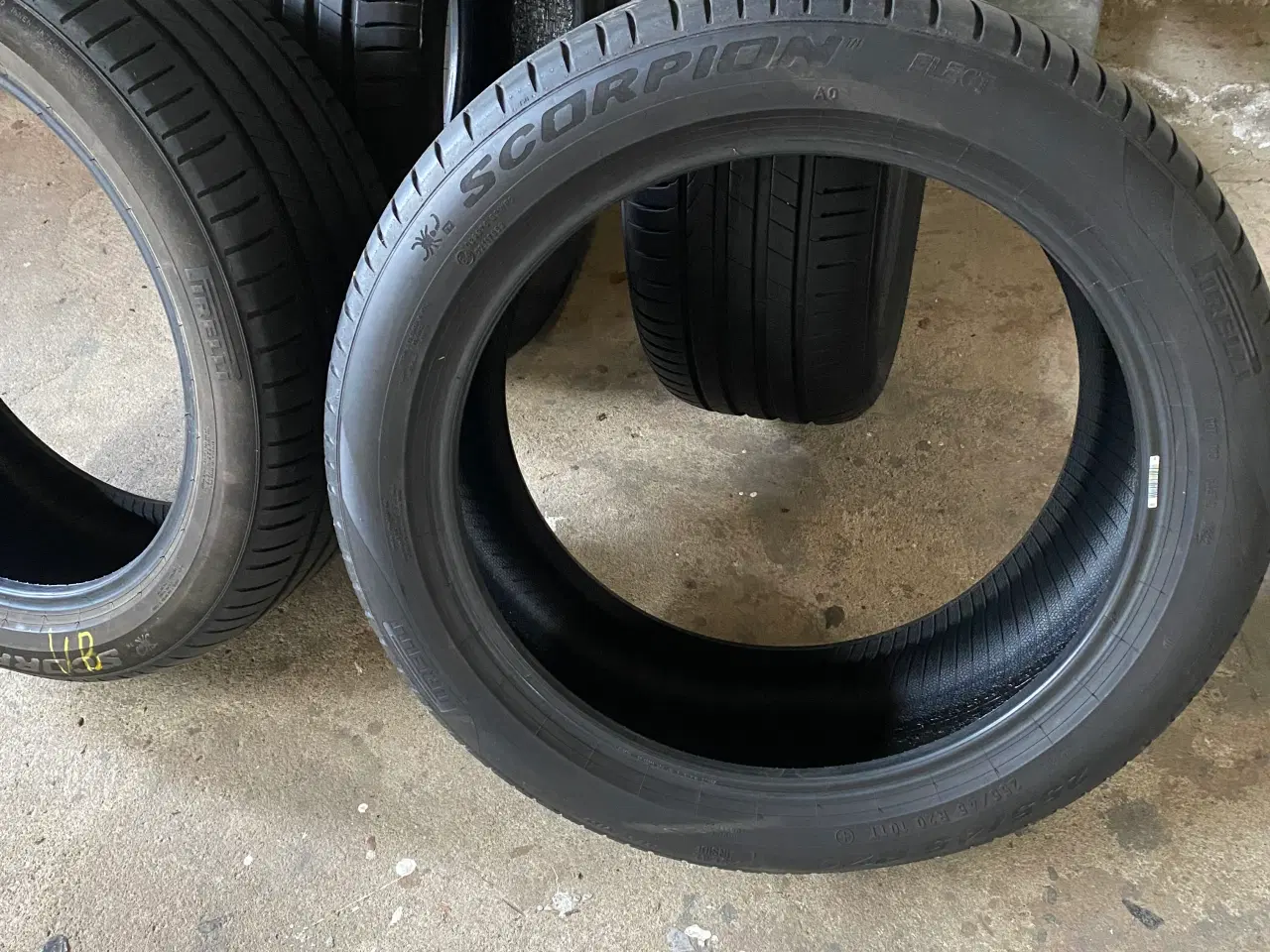 Billede 3 - Pirelli sommerdæk har været monteret på Audi  q4