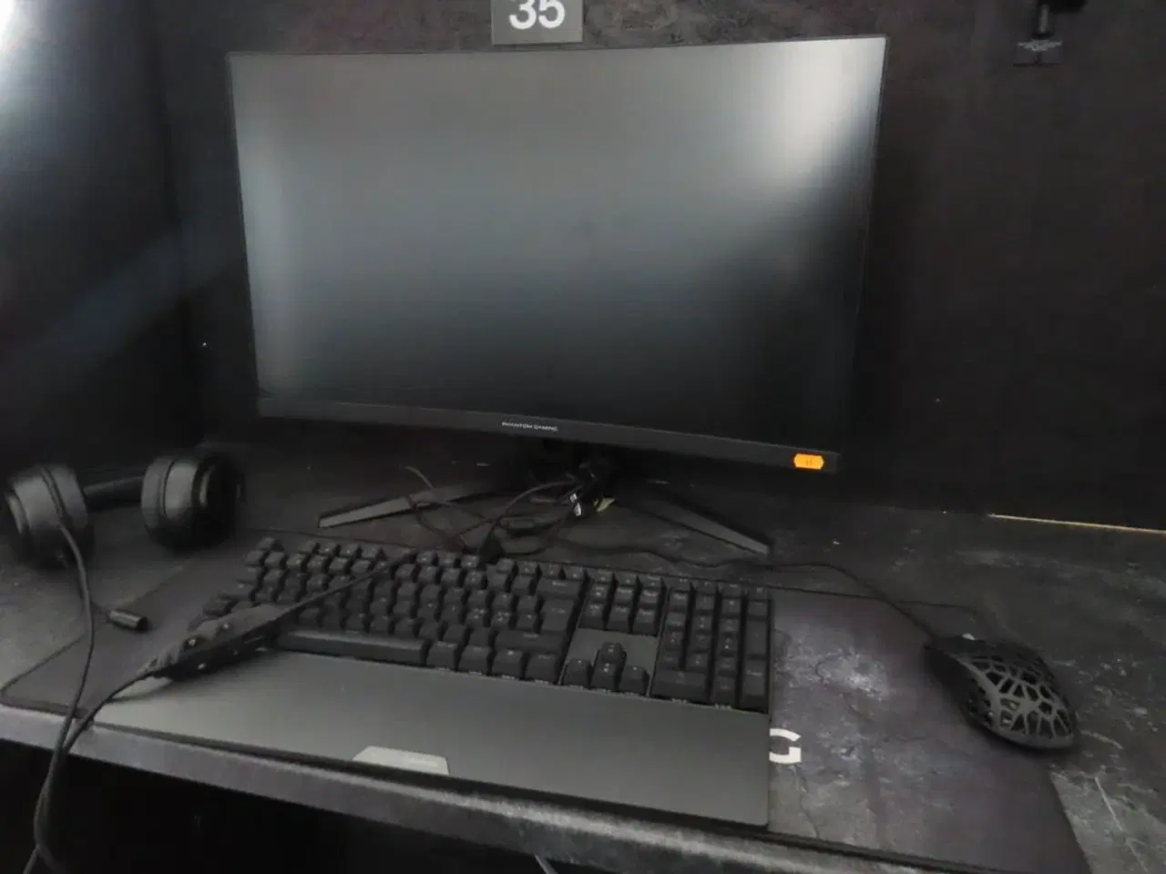 Billede 1 - 27" curved gaming monitor, ASROCK PHANTOM GAMING pg27f15rs1a