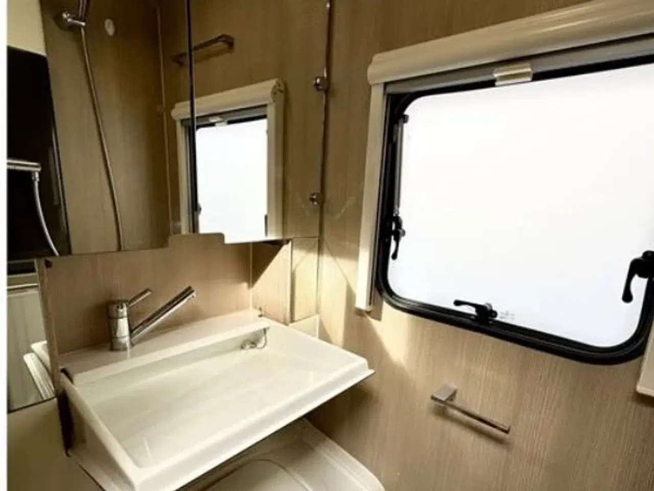 Billede 6 - Velholdt adria adora 502 ul supreme edition