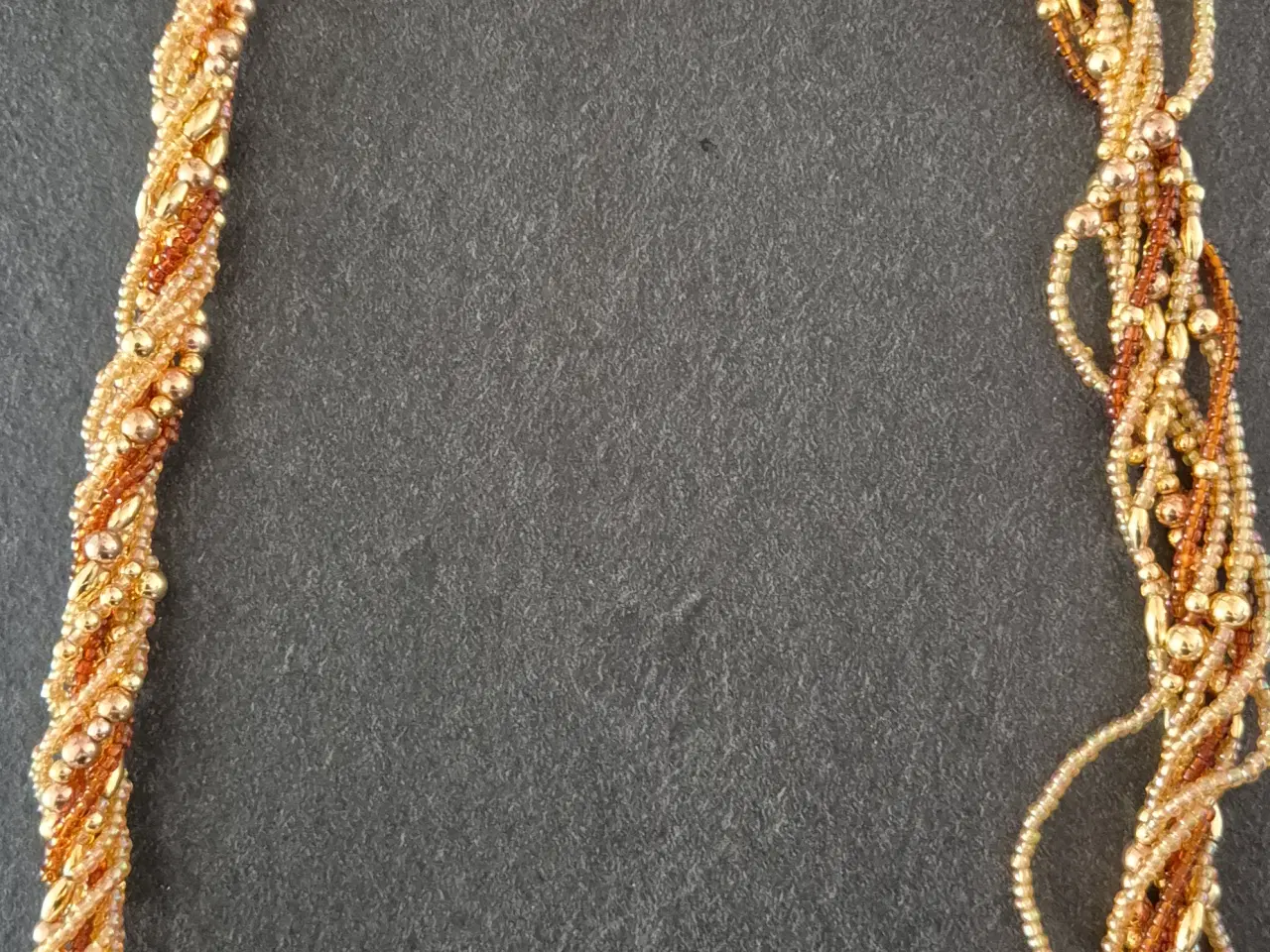 Billede 1 - Perlekæder og armbånd i små perler 