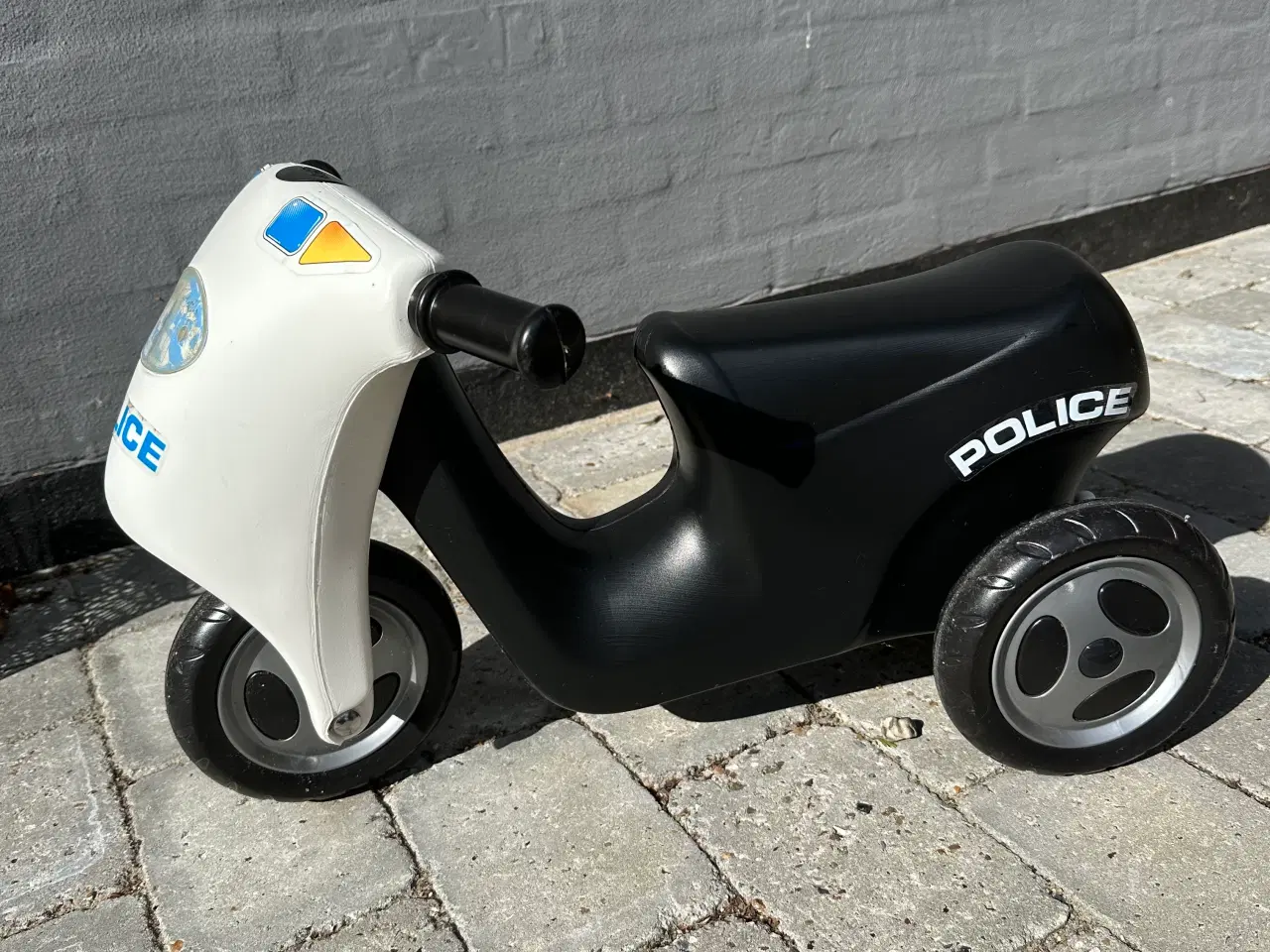Billede 2 - Politi scooter fra dantoy
