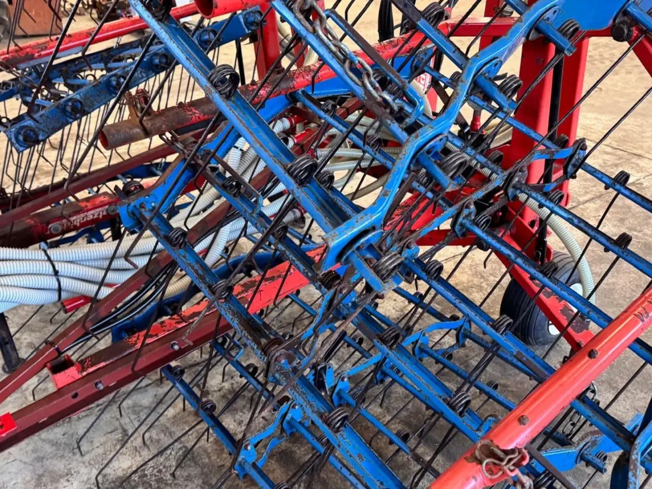 Billede 8 - Hatzenbichler 12 meter med frøudstyr