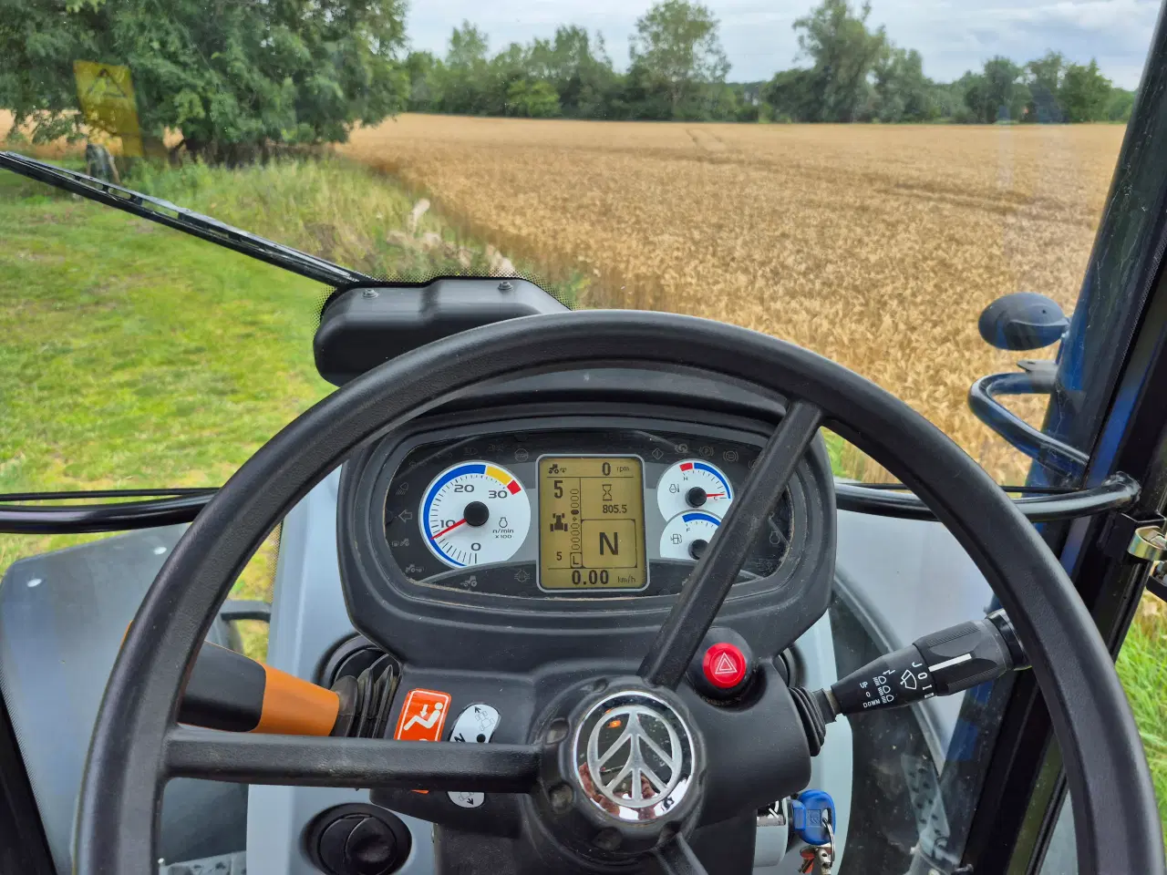 Billede 2 - Velholdt New Holland Traktor med lavt timetal