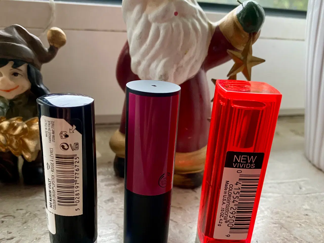 Billede 1 - Ubrugte læbestifter fra The Body Shop & MAYBELLINE