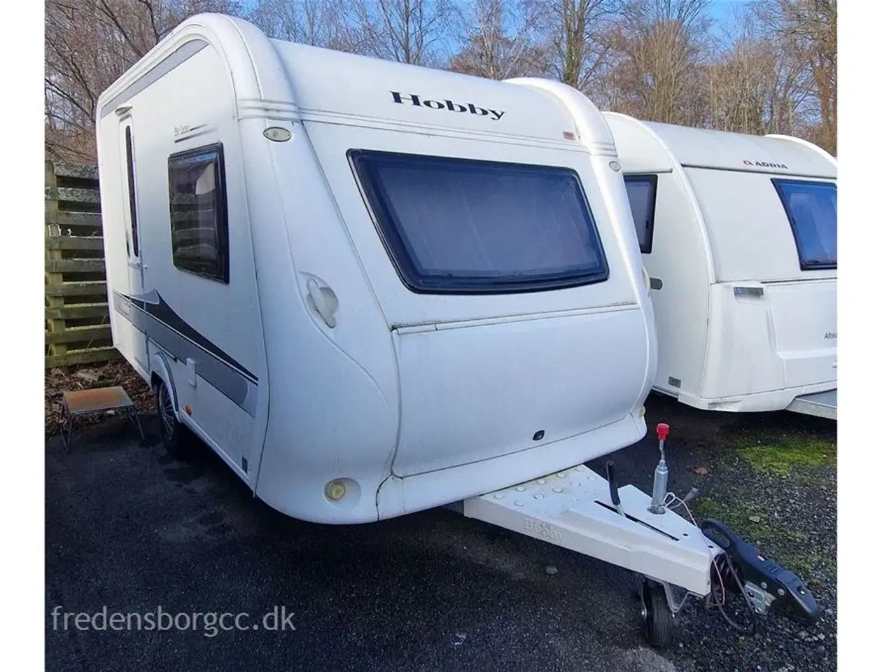 Billede 5 - 2013 - Hobby De Luxe 380 TB   NEM LILLE REJSEVOGN SOM KAN TRÆKKES AF DE FLESTE BILER.