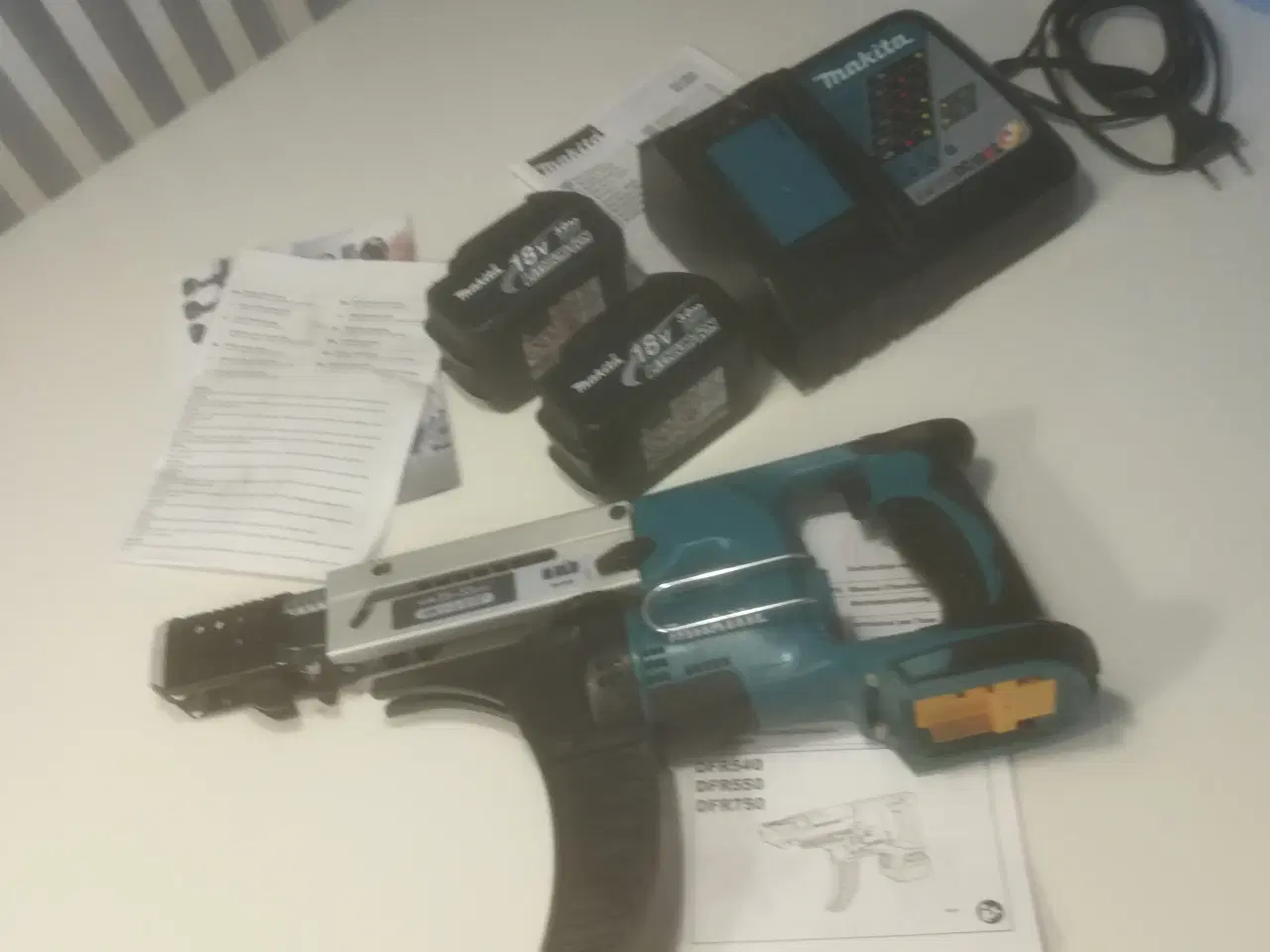 Billede 2 - Makita Skrueautomat 18V -DFR550+2 batteri +oplader