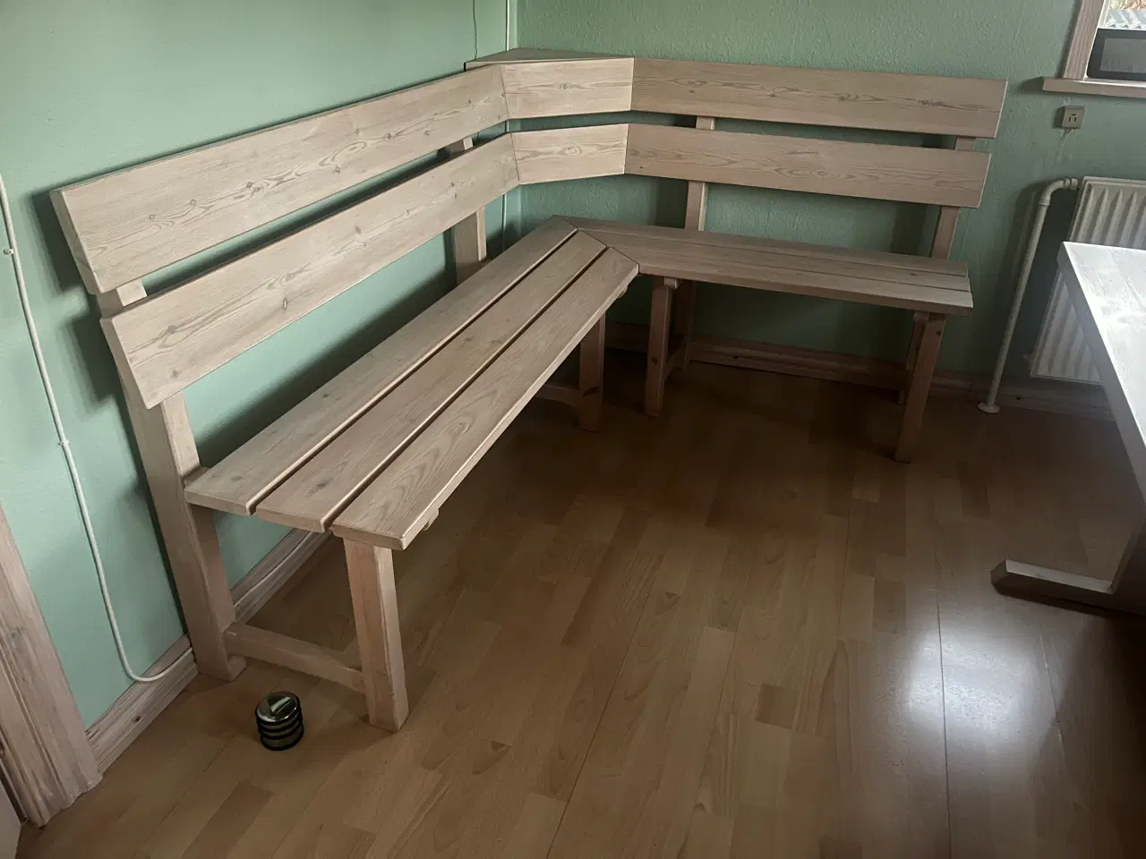 Billede 3 - Hjørnebænk med bord 
