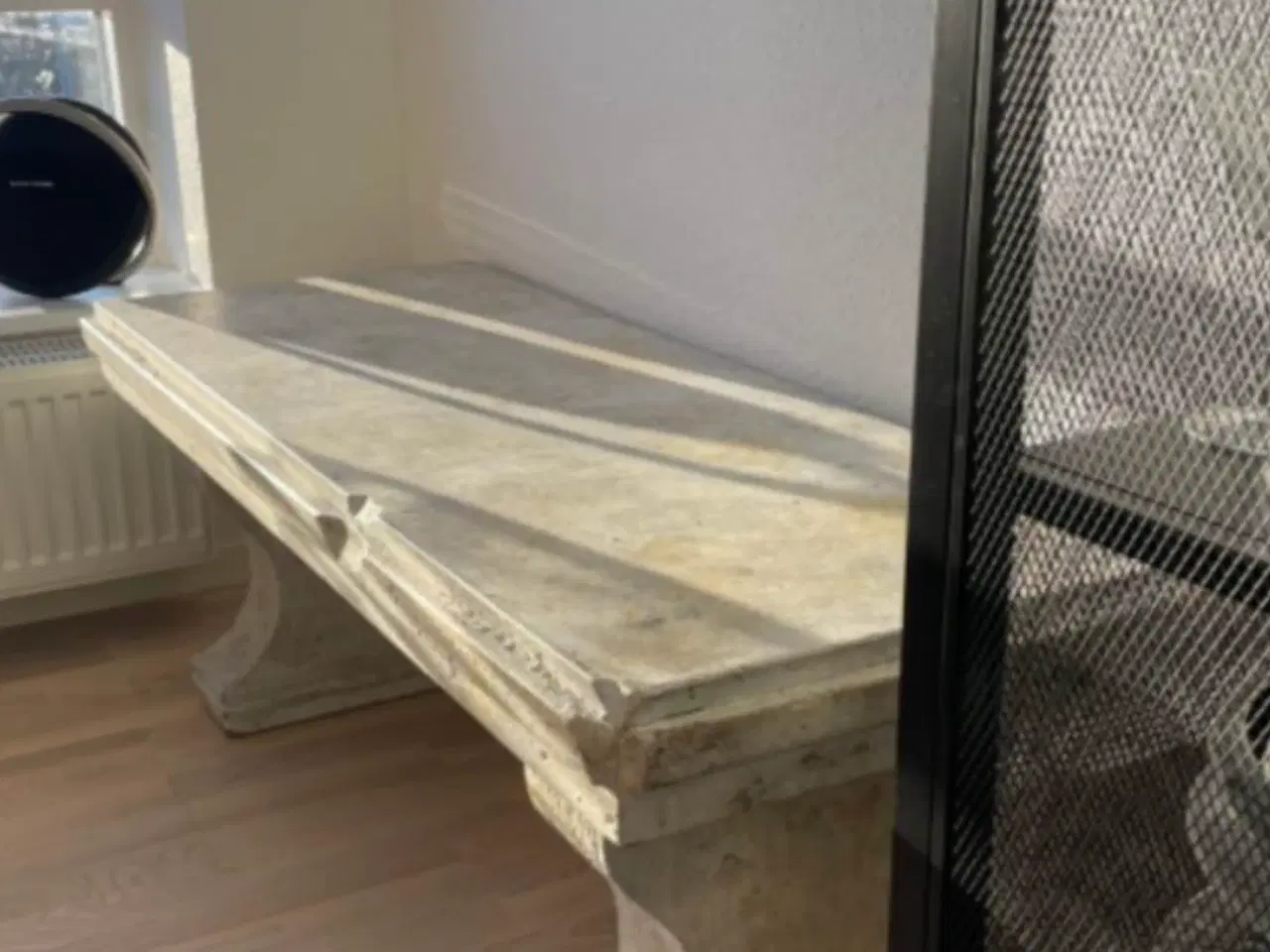 Billede 1 - Vintage “Marmorlook “ træbænkrekvisit kgl teater 