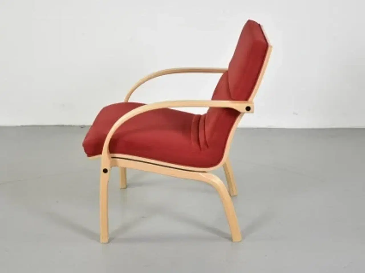 Billede 2 - Farstrup loungestol i bøg med rødt polster