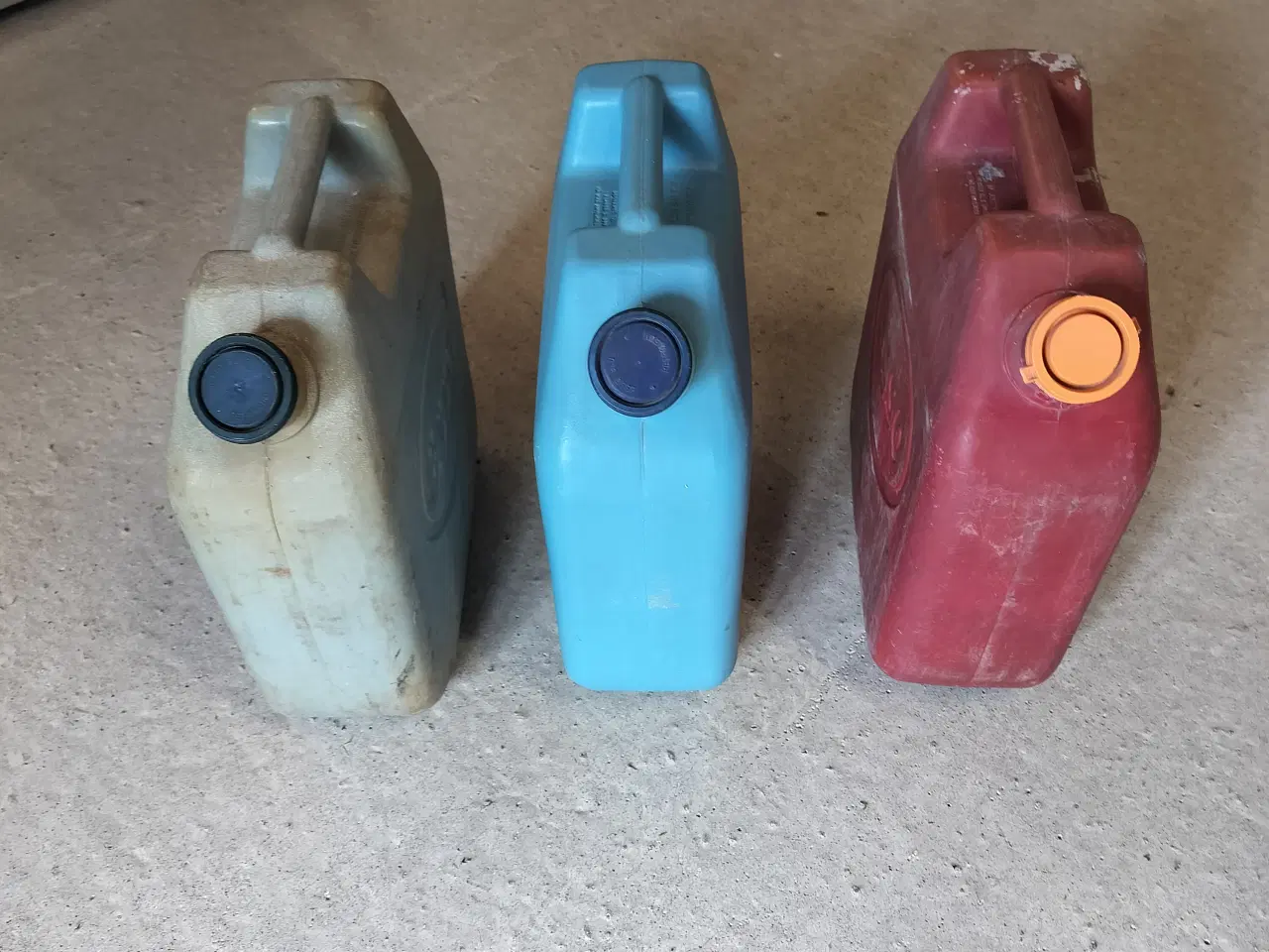 Billede 3 - ESSO Gamle plastdunke