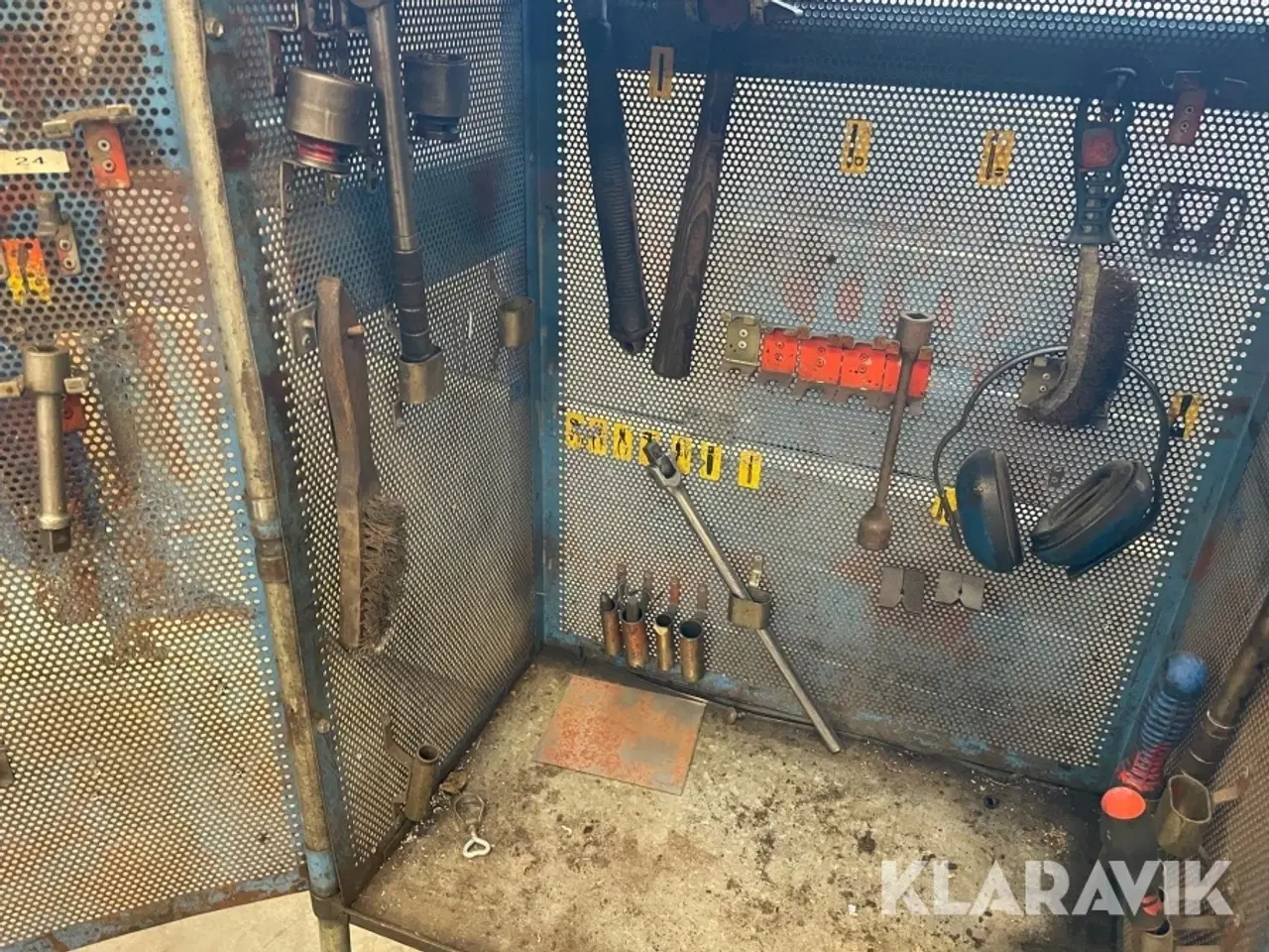 Billede 11 - Værktøjsskabe 2 styk med indhold