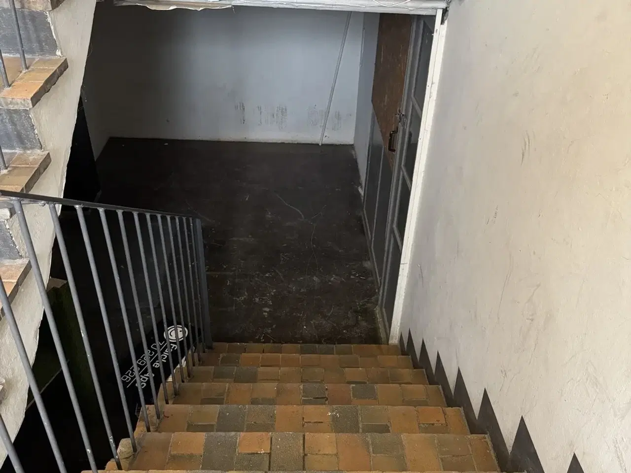 Billede 3 - Kælderlokaler til leje i høj kælder.