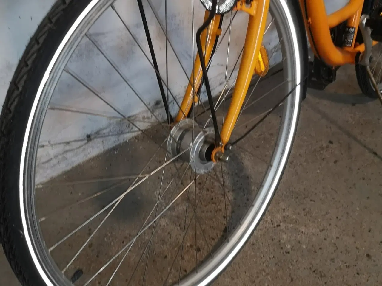 Billede 6 - Yosemite 28" 7 gear som ny , ny dæk.  Den har ståe