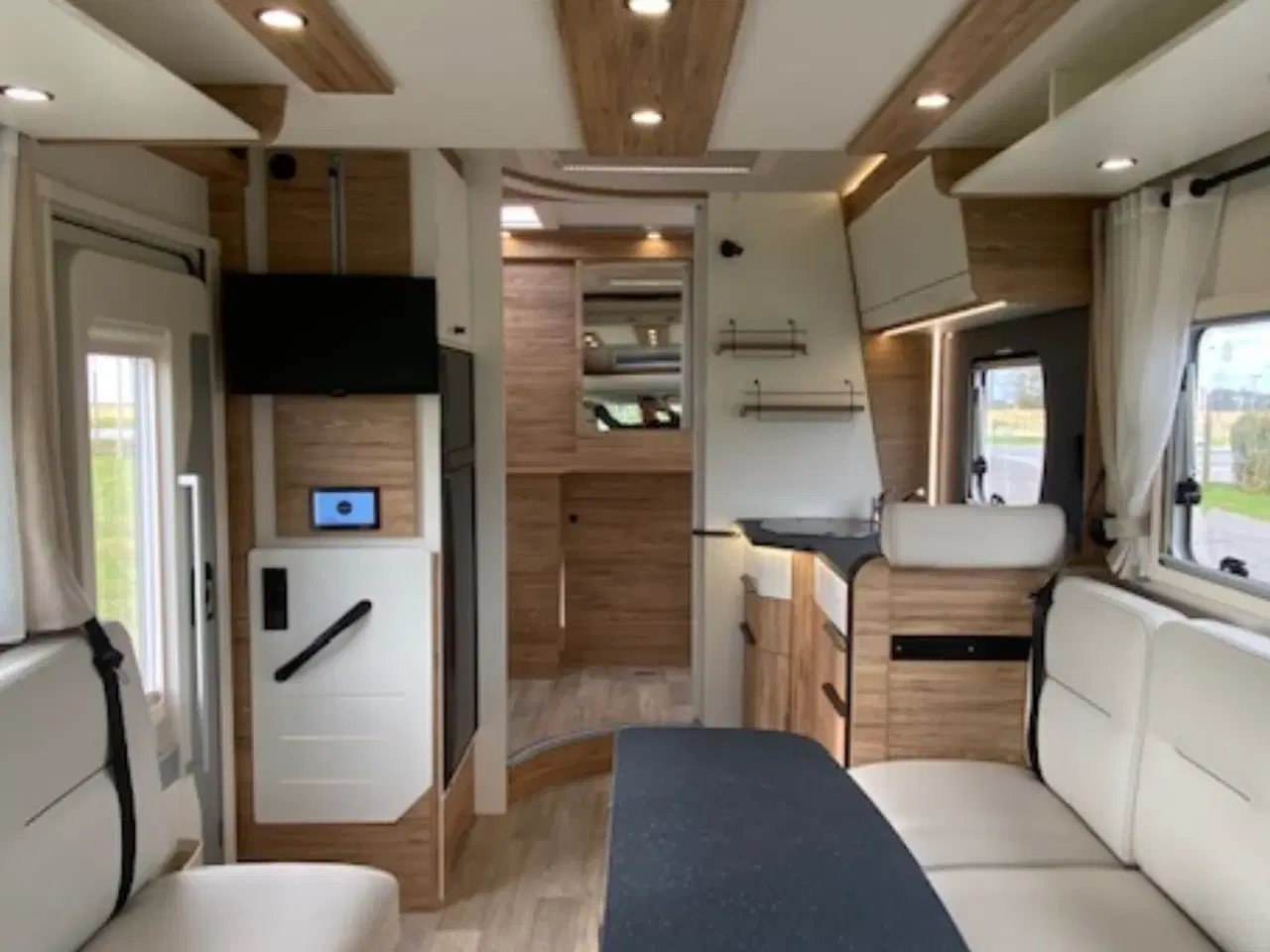 Billede 2 - Pilote P 696 D Évidence