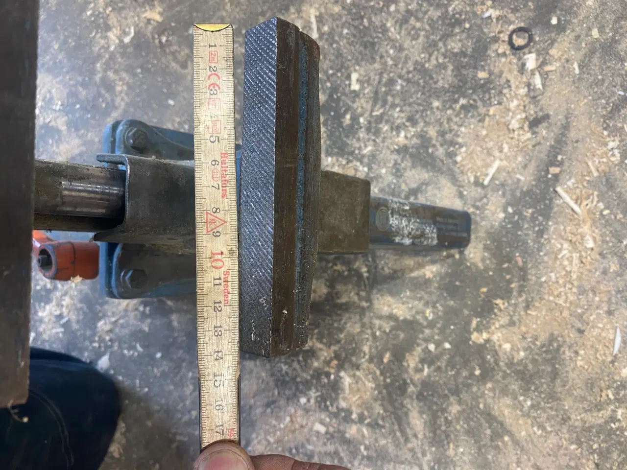 Billede 2 - Skruestik med lift