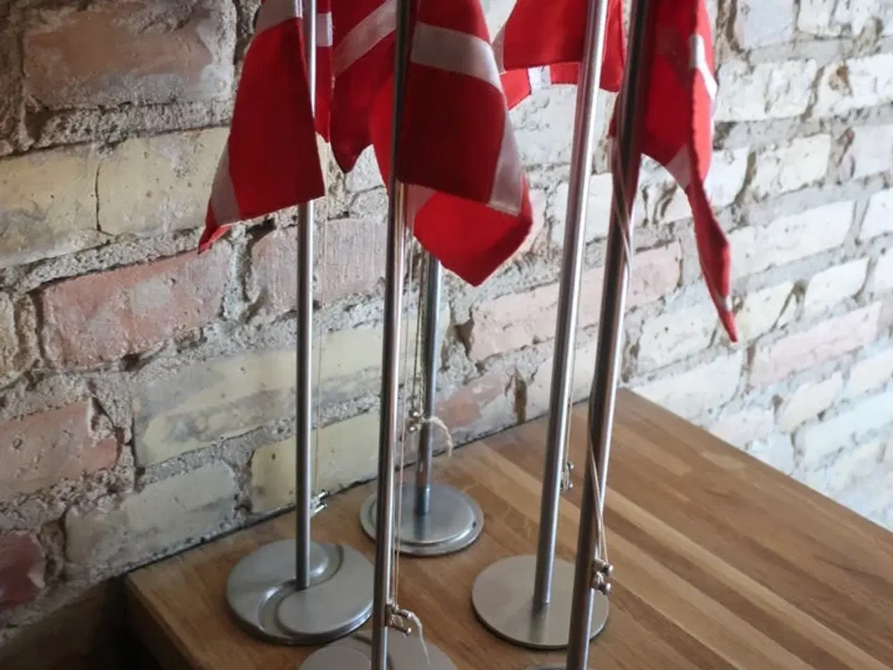 Billede 1 - 5 stk. bordflag