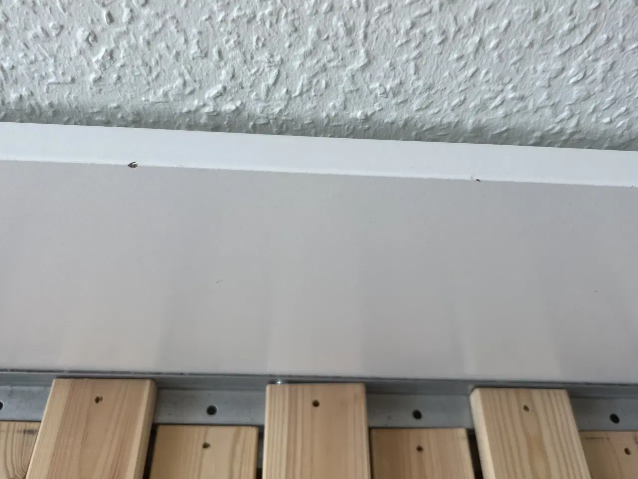 Billede 4 - 1 stk IKEA BRIMNES seng m. opbevaring – 90x200 cm 
