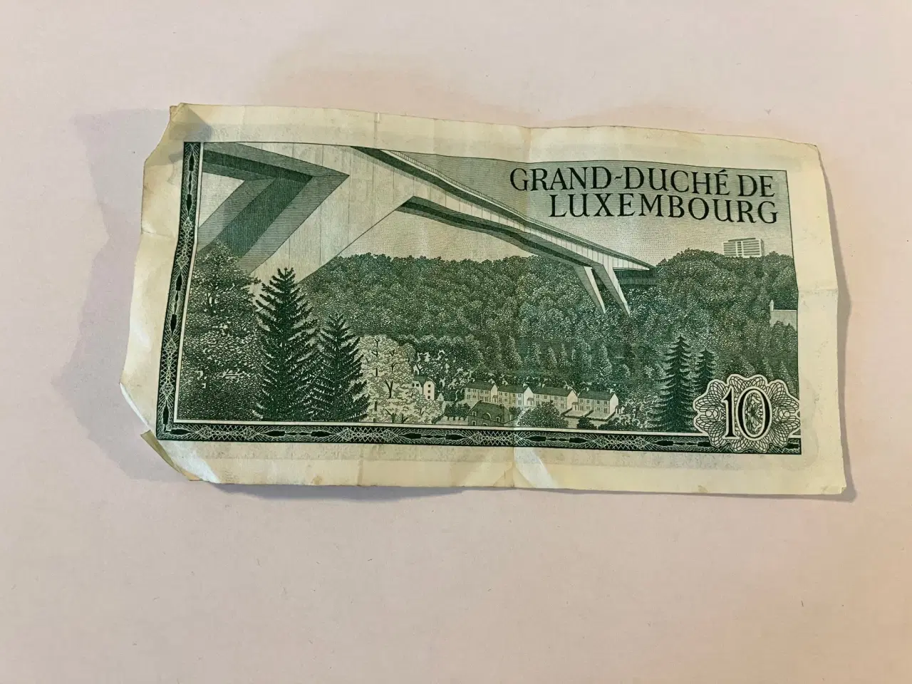 Billede 2 - 10 Francs Luxembourg 1967 - Bad condition