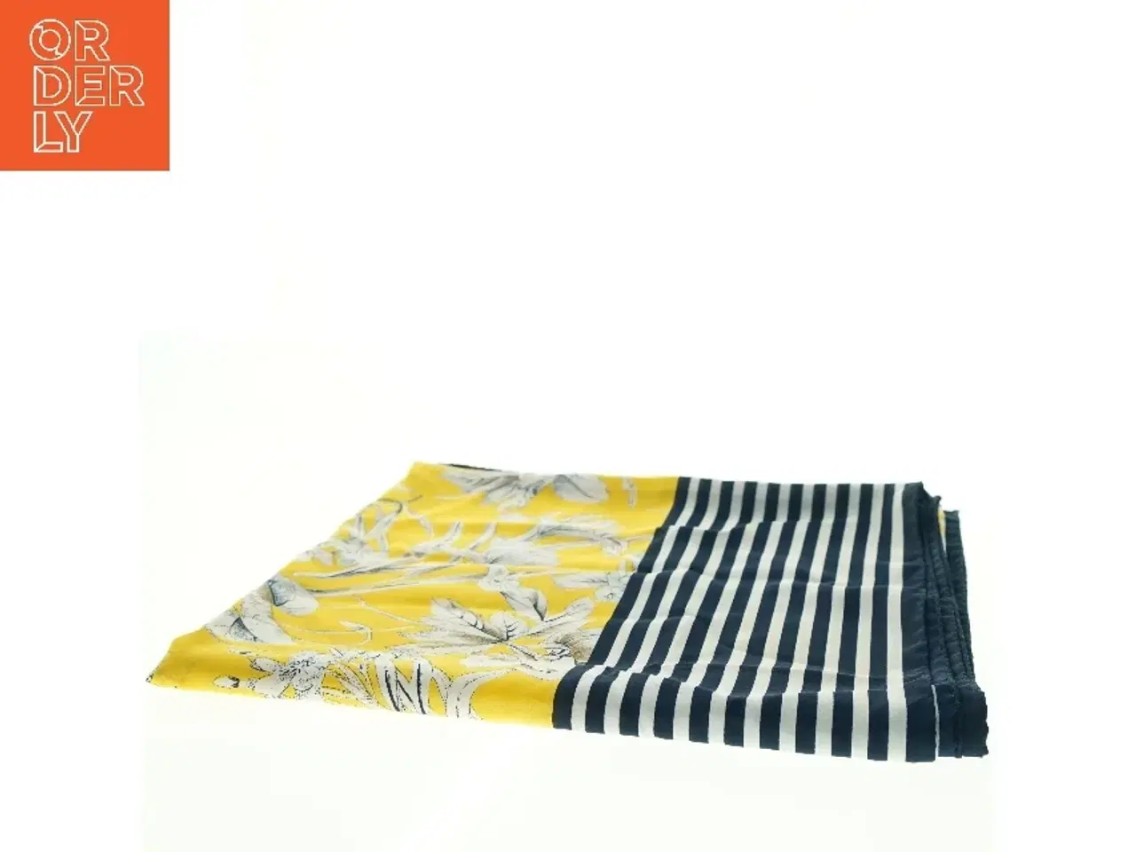 Billede 3 - Mønstret tørklæde fra Prècis (str. 135 x 137 cm)