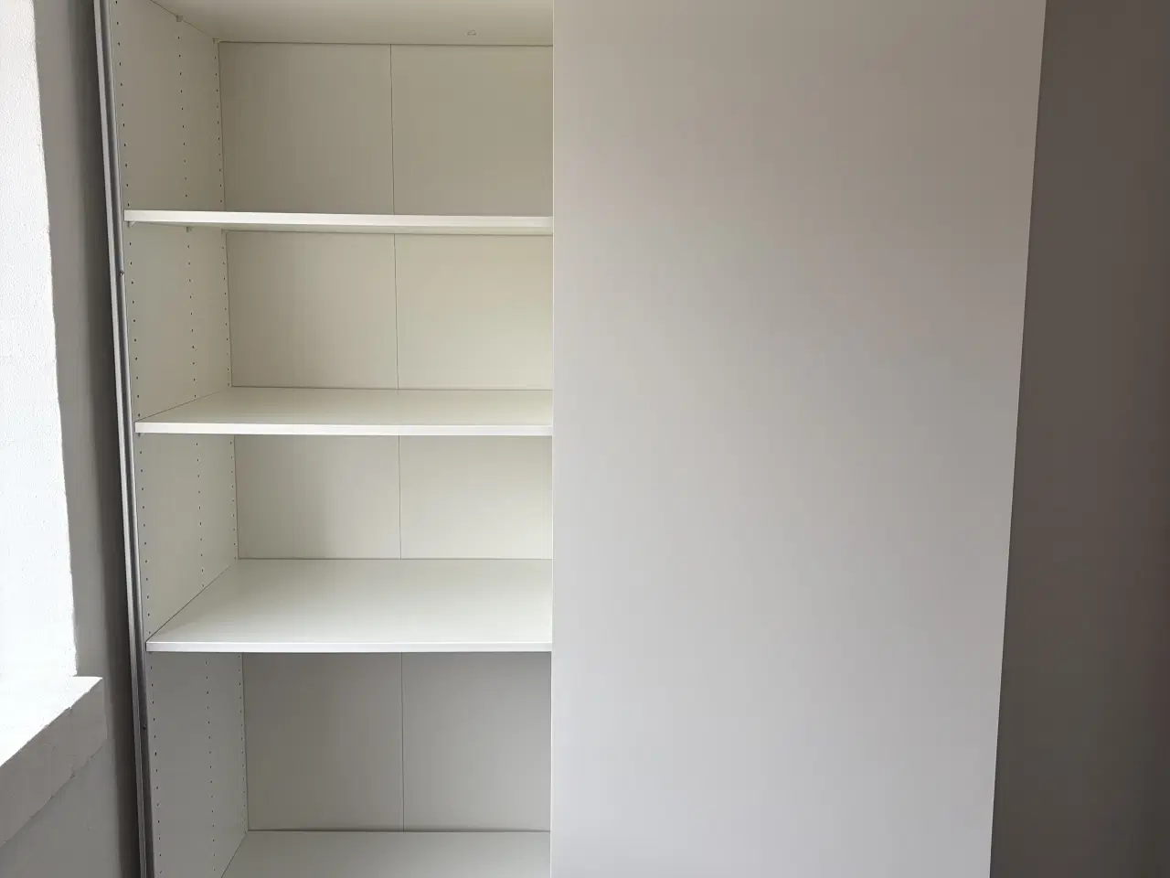 Billede 2 - Ikea PAX garderobe skab med skydelåger - 236 cm
